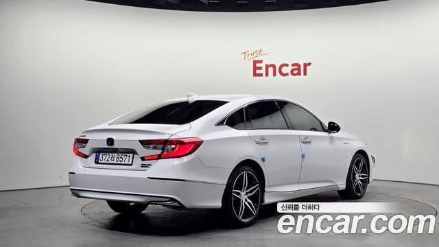 Honda Accord 10세대 2.0 гибрид Туринг (Touring), 2022 2