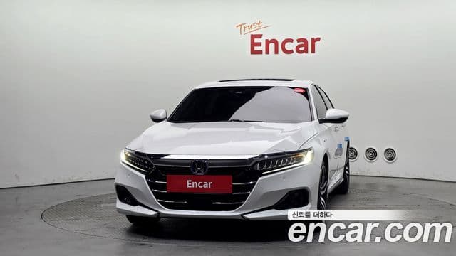 Honda Accord 10세대 2.0 гибрид Туринг (Touring), 2022 3