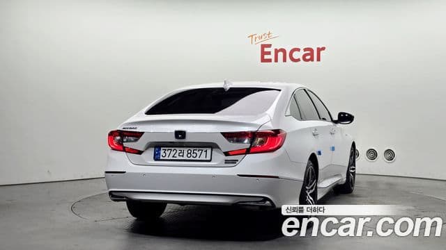 Honda Accord 10세대 2.0 гибрид Туринг (Touring), 2022 4