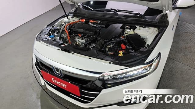 Honda Accord 10세대 2.0 гибрид Туринг (Touring), 2022 6