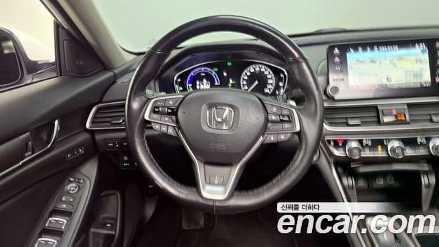 Honda Accord 10세대 2.0 гибрид Туринг (Touring), 2022 14