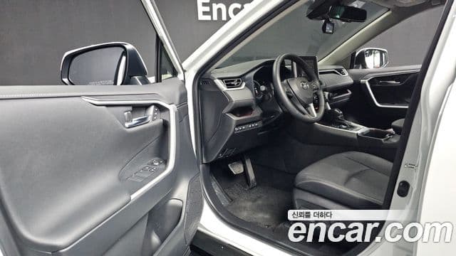 Toyota RAV4 5세대 2.5 4WD гибрид LTD, 2024 15