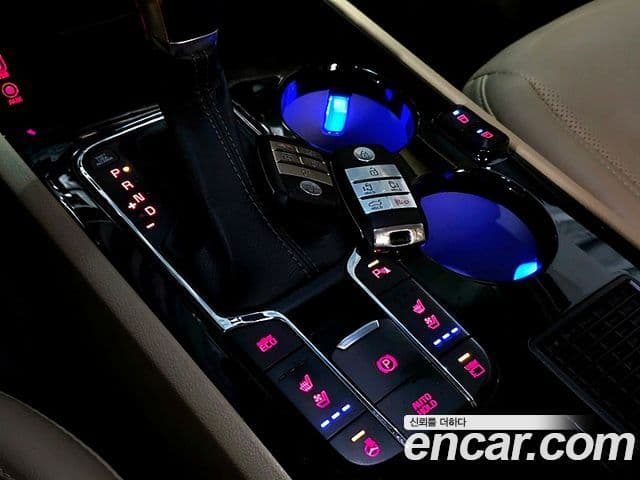 Kia The / новый New Carnival Noblesse Special, 2019 16