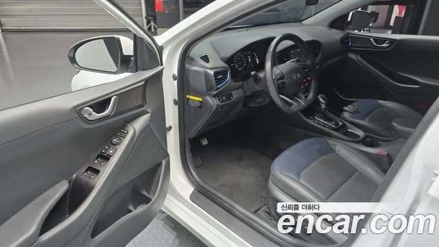 Hyundai Ioniq гибрид, 2016 11