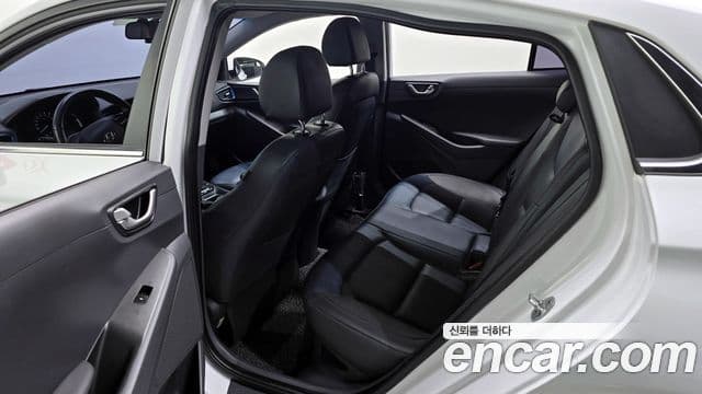 Hyundai Ioniq гибрид, 2016 11