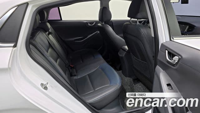 Hyundai Ioniq гибрид, 2016 13