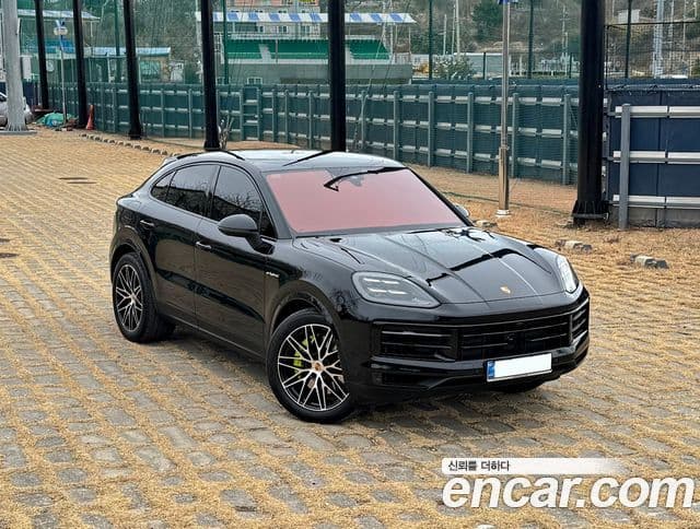 Porsche Cayenne (PO536) 3.0 E-гибрид купе, 2025 2