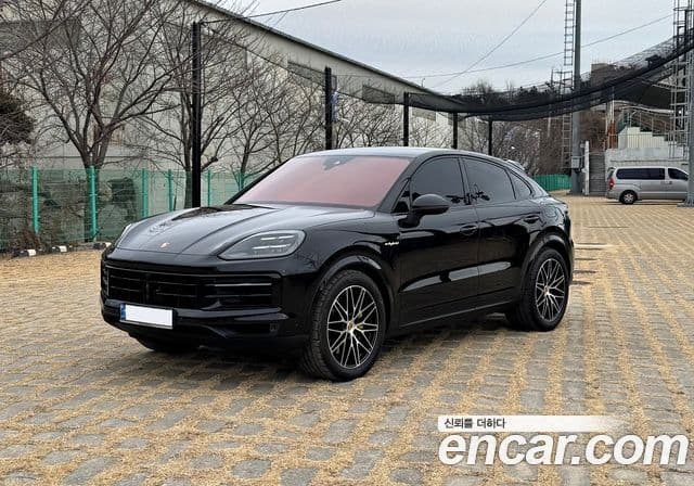 Porsche Cayenne (PO536) 3.0 E-гибрид купе, 2025 4