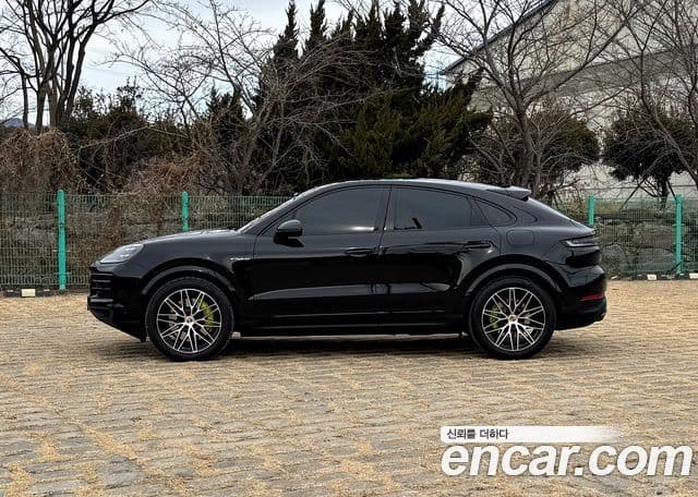 Porsche Cayenne (PO536) 3.0 E-гибрид купе, 2025 все фото