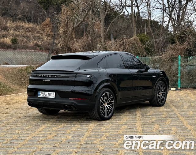Porsche Cayenne (PO536) 3.0 E-гибрид купе, 2025 7