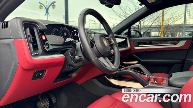 Porsche Cayenne (PO536) 3.0 E-гибрид купе, 2025 10