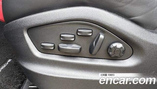 Porsche Cayenne (PO536) 3.0 E-гибрид купе, 2025 19