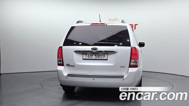 Kia Carnival R Grand Carnival GLX, 2011 4