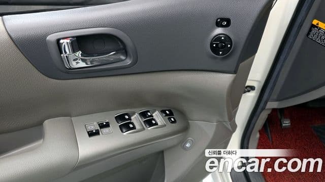 Kia Carnival R Grand Carnival GLX, 2011 11