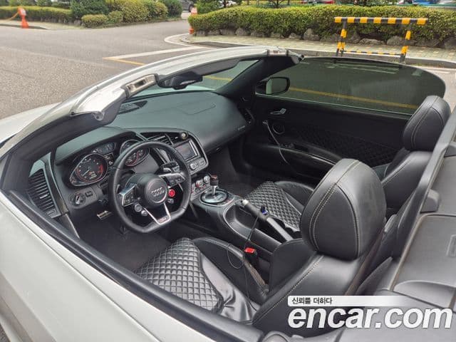 Audi R8 5.2 V10 Spyder, 2013 7