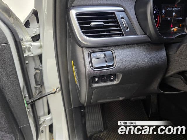 Kia K5 2세대 Signature, 2017 16