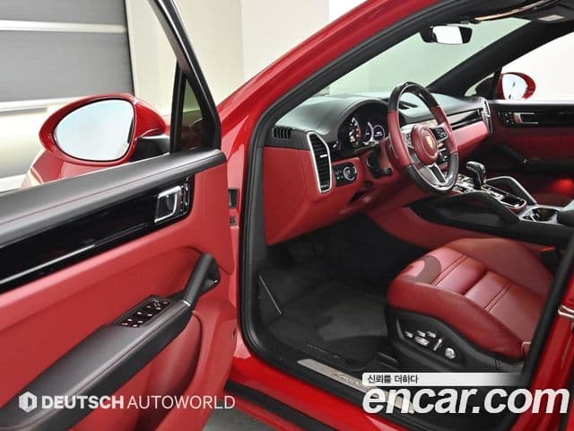 Porsche Cayenne (PO536) 3.0 E-гибрид купе, 2021 11