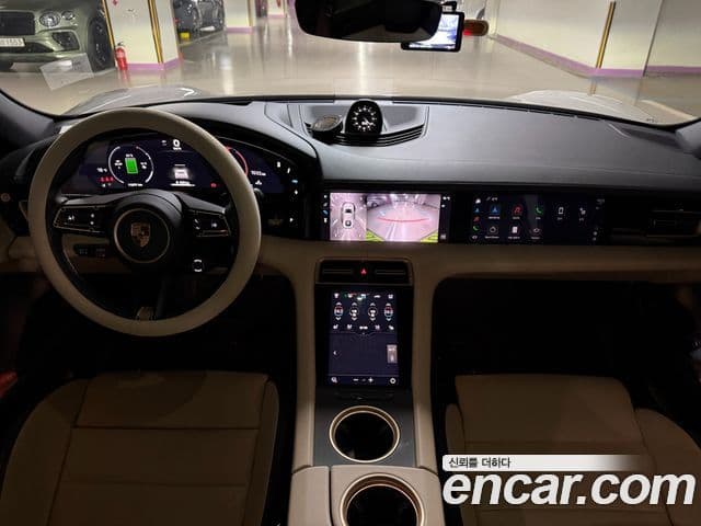 Porsche 타이칸 4S, 2025 8