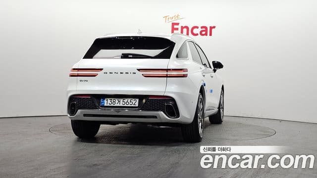 Genesis GV70, 2023 4