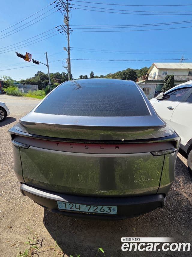 Tesla модель Y Long Range AWD, 2025 3