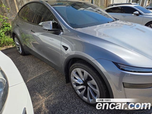 Tesla модель Y Long Range AWD, 2025 4