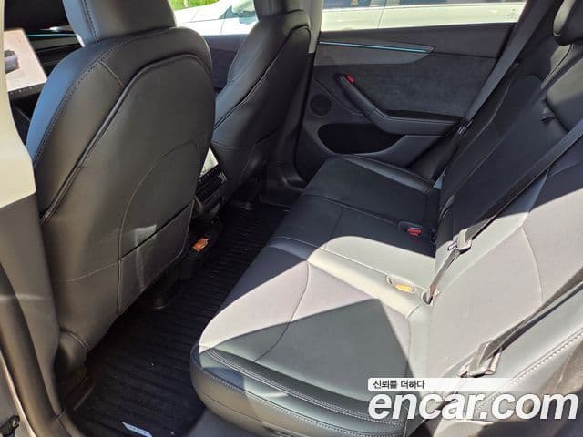 Tesla модель Y Long Range AWD, 2025 7