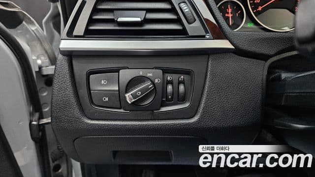 BMW 3시리즈 (F30), 2012 17