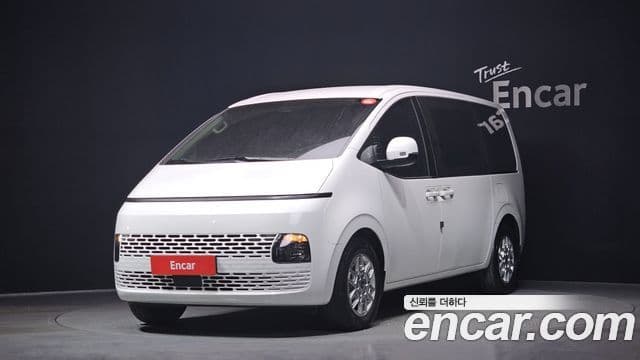 Hyundai Staria Modern, 2025 1