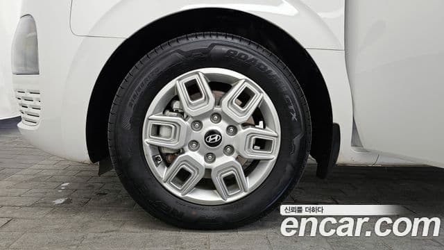 Hyundai Staria Modern, 2025 все фото