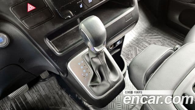 Hyundai Staria Modern, 2025 9