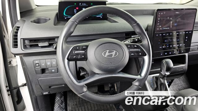 Hyundai Staria Modern, 2025 13
