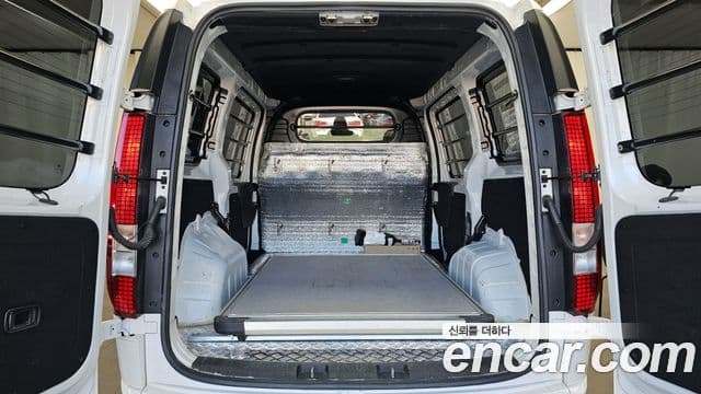 Hyundai Staria Modern, 2025 20