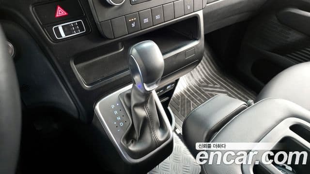 Hyundai Staria Modern, 2023 9