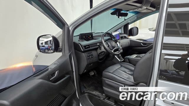 Hyundai Staria Modern, 2023 10