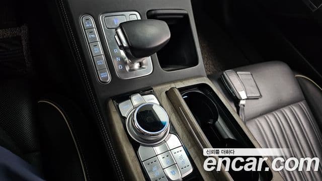 Genesis G90 Premium Luxury, 2019 9