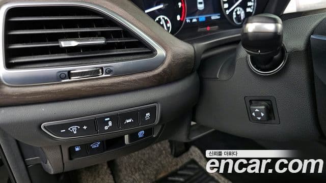 Genesis G90 Premium Luxury, 2019 14