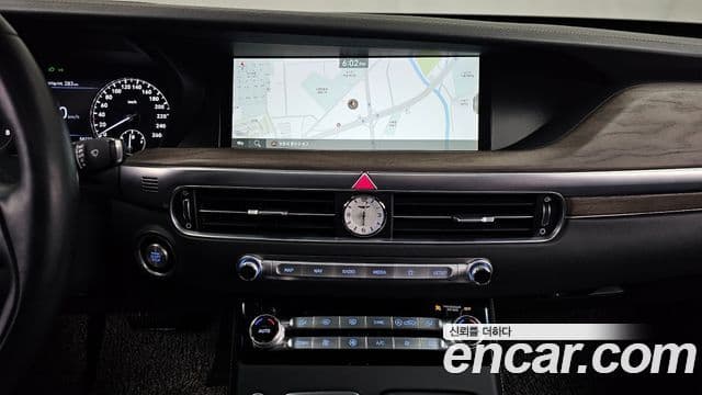 Genesis G90 Premium Luxury, 2019 15