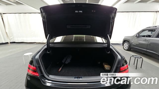 Genesis G90 Premium Luxury, 2019 20