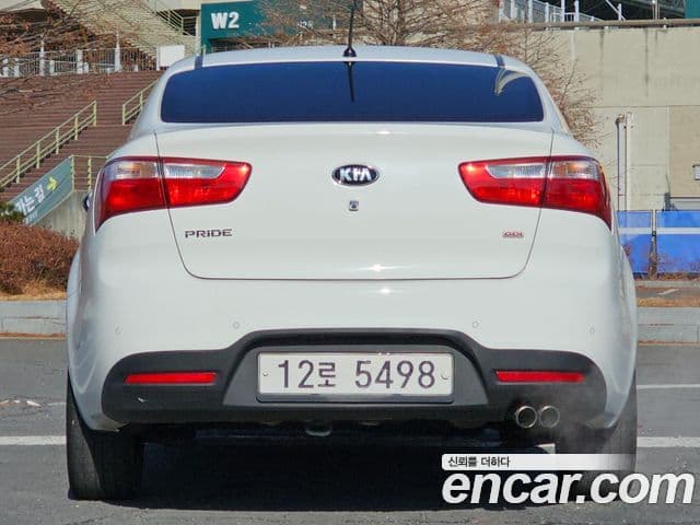 Kia All New Pride Prestige, 2014 3