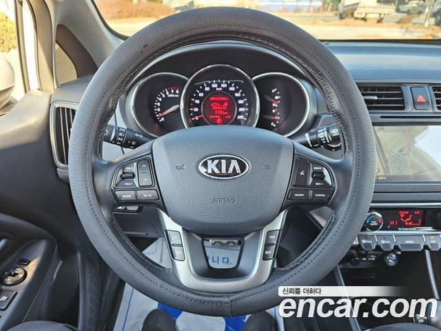 Kia All New Pride Prestige, 2014 10