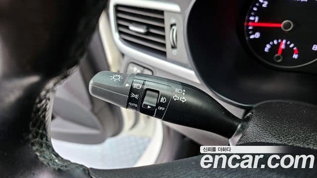 Kia K5 2세대 Signature, 2018 17