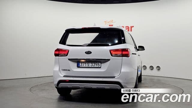 Kia All New Carnival Noblesse, 2016 4