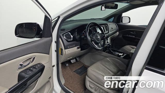 Kia All New Carnival Noblesse, 2016 10