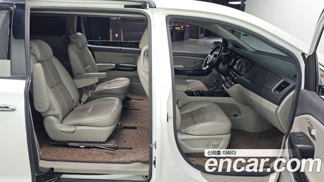 Kia All New Carnival Noblesse, 2016 12