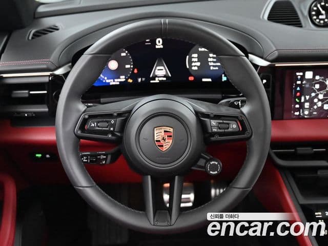 Porsche Macan EV 4S, 2025 13