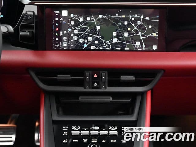 Porsche Macan EV 4S, 2025 14