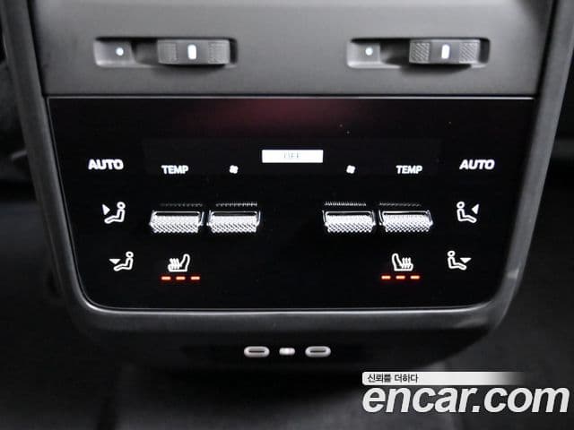 Porsche Macan EV 4S, 2025 19