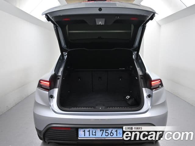 Porsche Macan EV 4S, 2025 20