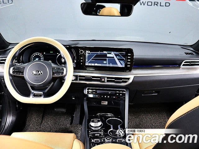Kia K5 3세대 Signature, 2021 11