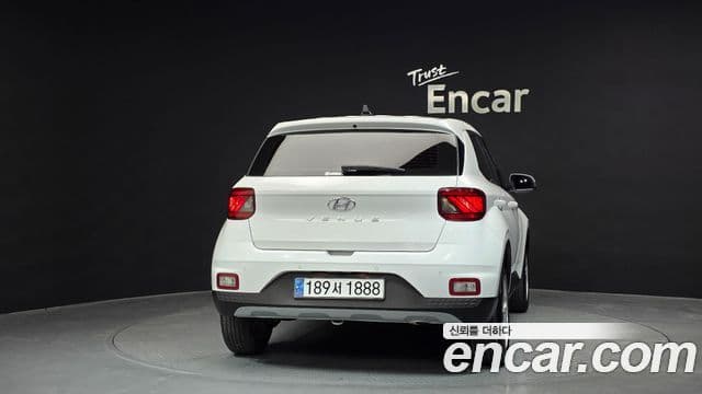 Hyundai Venue Premium, 2023 4